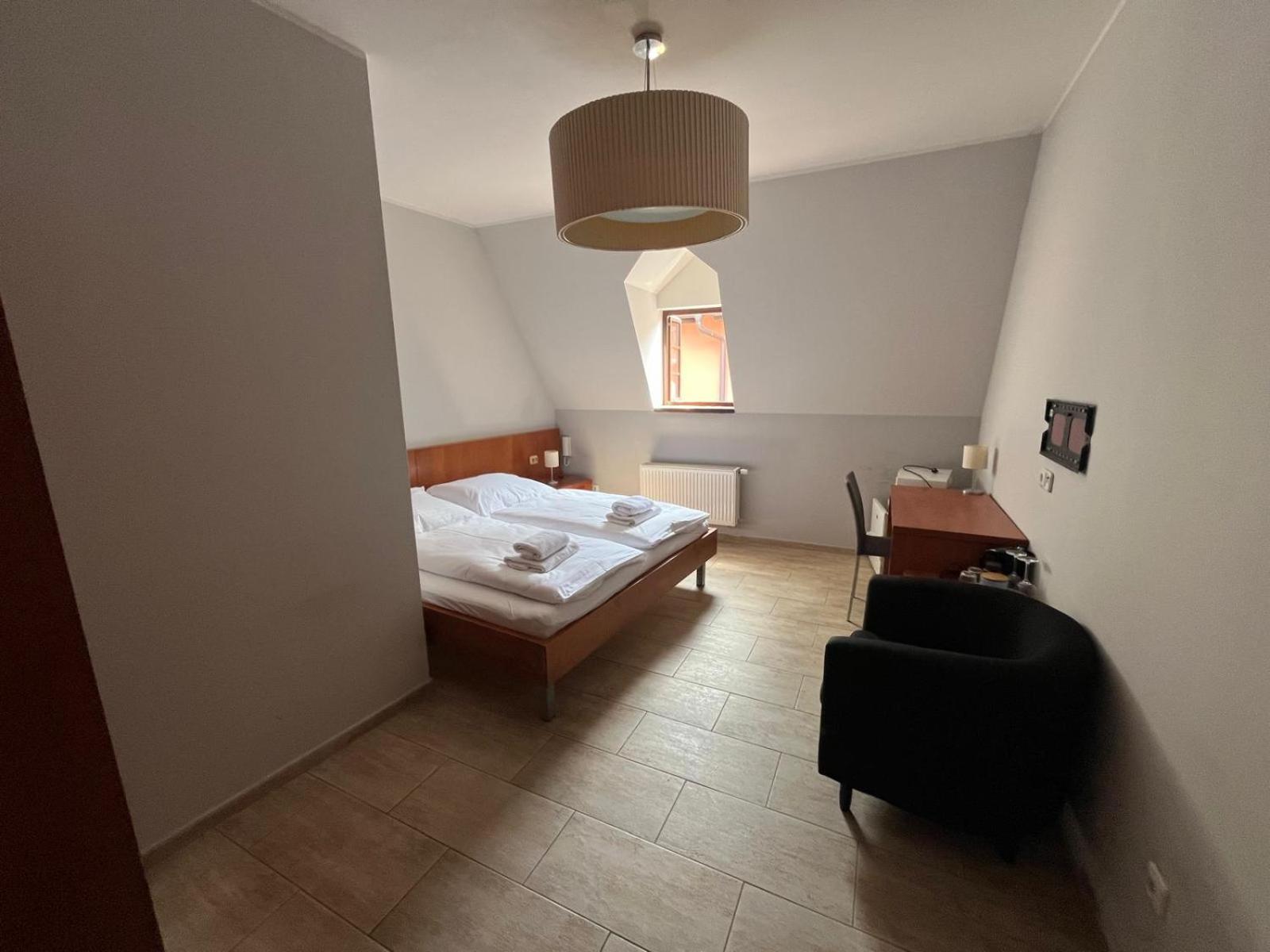 Nevinne Apartmany Kolín Exteriör bild