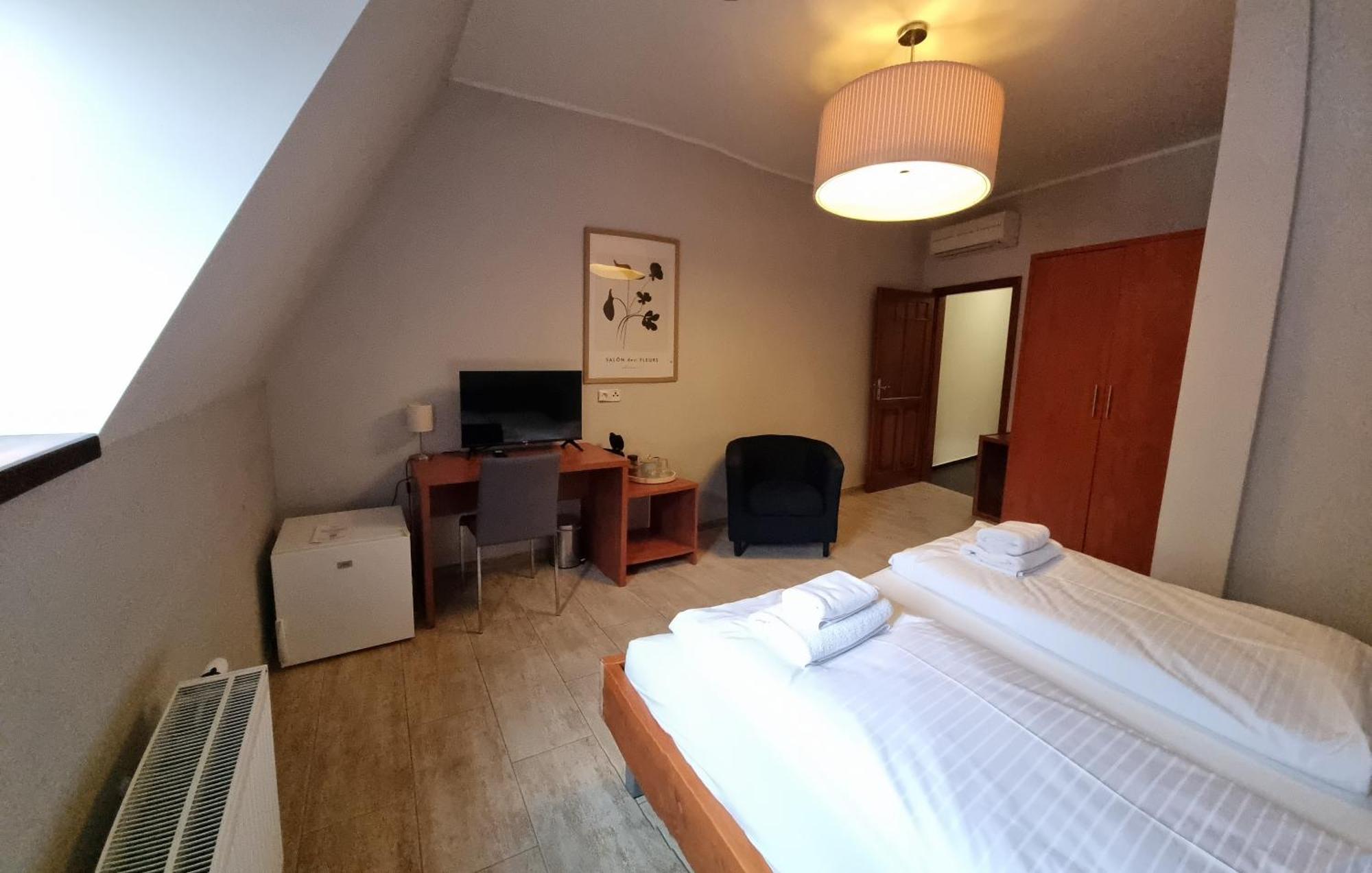Nevinne Apartmany Kolín Exteriör bild