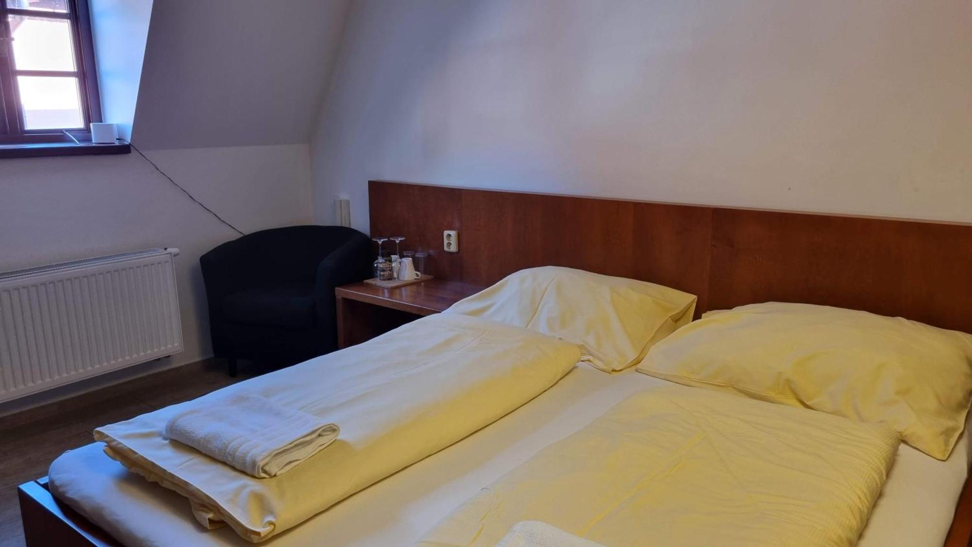 Nevinne Apartmany Kolín Exteriör bild