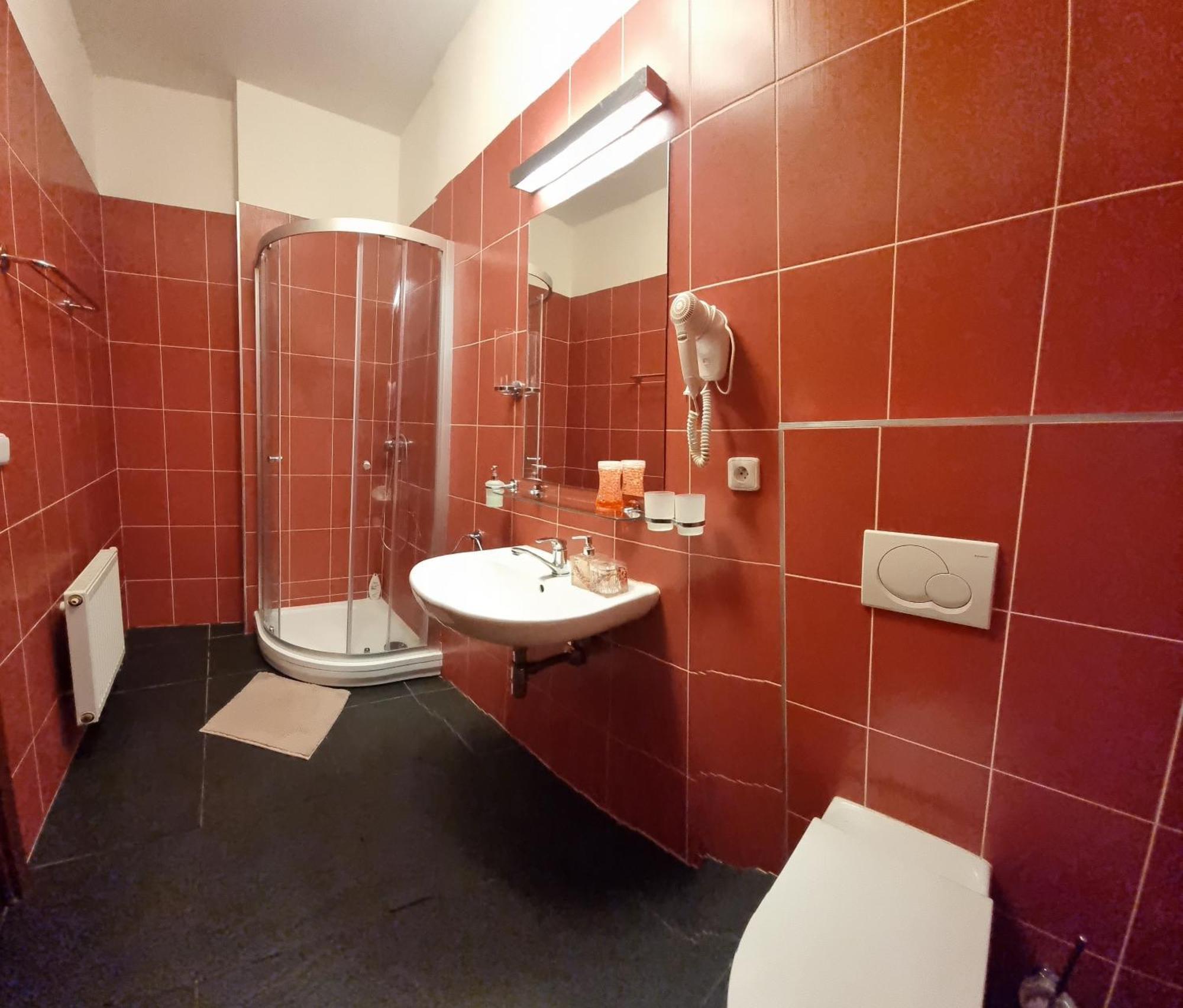 Nevinne Apartmany Kolín Exteriör bild
